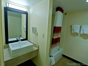 Red Roof Inn PLUS+ Miami Airport