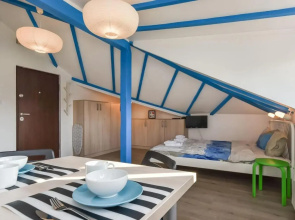 The Ivy House - A Cozy Attic near the City Center