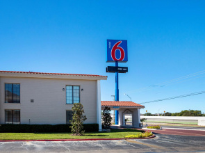Motel 6 Euless, TX - DFW West