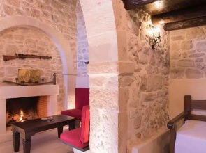 Roustika Stonehouse