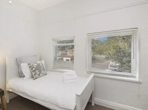 The Field - Apartment (082i) -Coogee