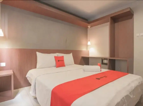 RedDoorz at Dago Pojok