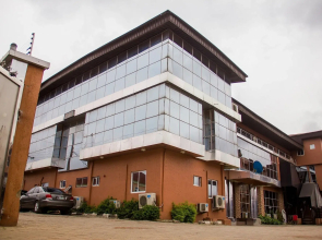 Glasshouse Hotel and Suites