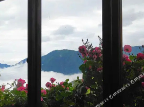 Yun Shang Wu Tian Guesthouse