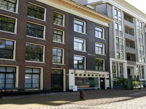 Townhouse Hotel