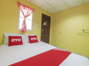 OYO 75325 Our House Tha Sao