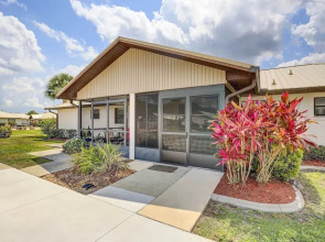 Screened Patio & Grill at Sebring Resort Community