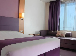 Premier Inn Abu Dhabi Airport (Business Park)