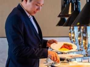 Отель Premier Inn Dubai Dragon Mart