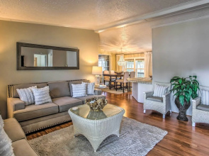 Murrells Inlet Home w/ 2 Screened-in Porches!