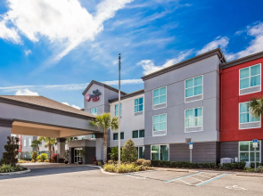 Best Western Plus Chain of Lakes Inn & Suites