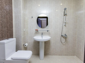 Отель Deluxe City