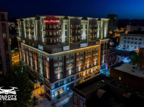 Hampton Inn & Suites Roanoke-Downtown