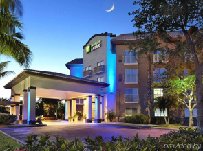 Holiday Inn Express Hotel Naples Downtown - 5th Avenue