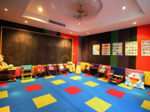 All Seasons Naiharn Phuket