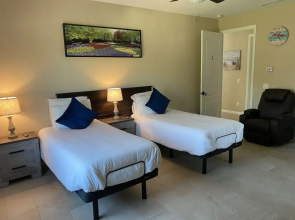 Suite Dreams Guesthouse aka Care Takeover Home
