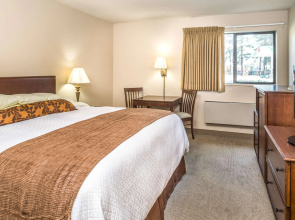 Super 8 St. Regis