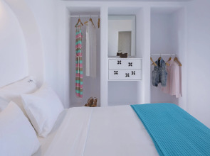 Skyfall Suites - Adults Only