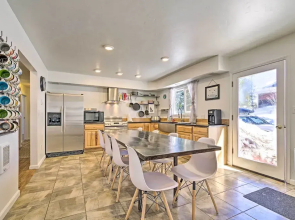 Updated Rustic Retreat Cabin: Walk to Payette Lake