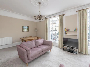 Spacious Maisonette with Parking - 10 mins walk from Bath Abbey - 2 Bed & 2 Bath