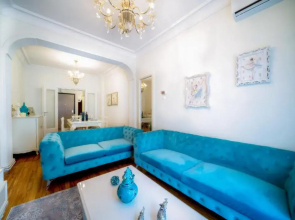 Acropolis Deluxe Apt Must