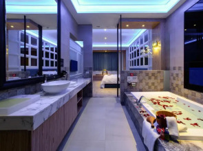 Chen He Spa Motel