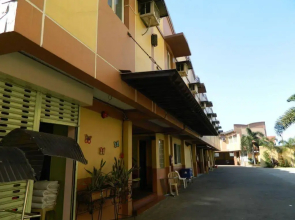 Hollywood Suites and Resort - Bancal