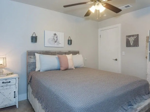 Fredericksburg Fun Too 3 Bedroom Apts by Redawning