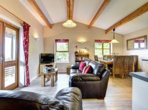 Holiday Home Uwch y Castell