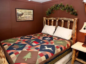 Triple R Cottages: 5 2 Bedroom Cabin