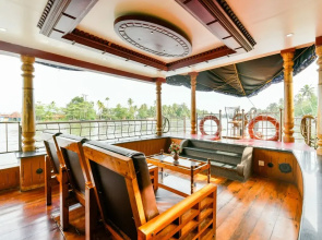 Oyo 22044 Sree Vinayaka Houseboat 1 Bhk