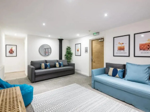 Fleet Street Apartments