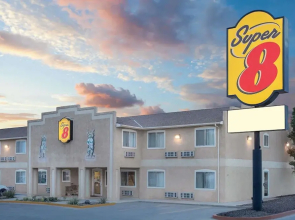 Super 8 Bloomfield