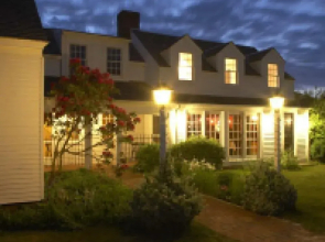 Mooncussers Tavern and Inn