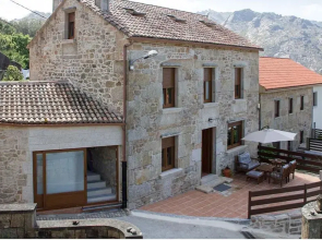 House - 4 Bedrooms with WiFi - 107751