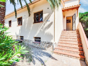 Chic Holiday Home in Playa de Pals With Terrace