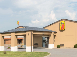 Super 8 by Wyndham Charleston/Sikeston East MO