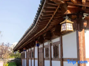 Yanbian Yanji House Jia Huansen Homestay (Korean Folk Custom Garden Shop)