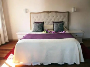 Hotel Blue