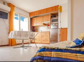 Charming Studio Between Beach And Port