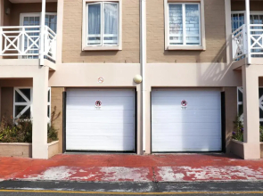 1 Bedroom Flat 100m away from the Beach with WIFI