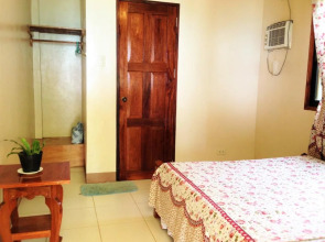 Ausan Beach Front Cottage and Restaurant