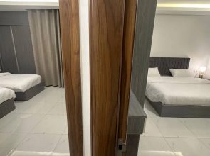 Cozy Home Near All Services 22