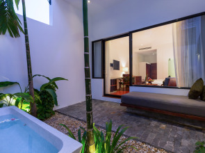 Lynnaya Urban River Resort