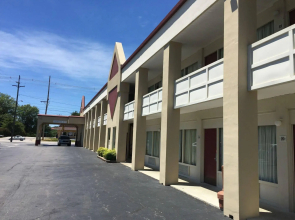 Astoria Hotel Danville North