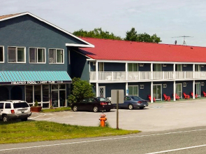 Colonial Inn Ellsworth