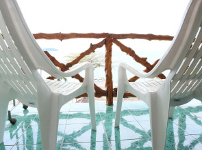 Mam Kai Bae Beach Resort