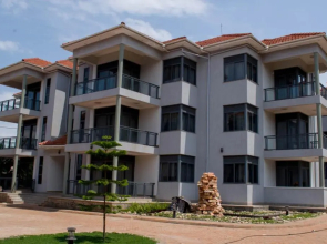 Century Lakeview Apartments - Jinja