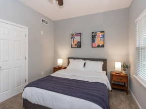 Beautiful 3BR2BA CozySuites |7 min to Lucas Oil