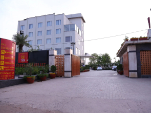 Hotel The Royal Bharti